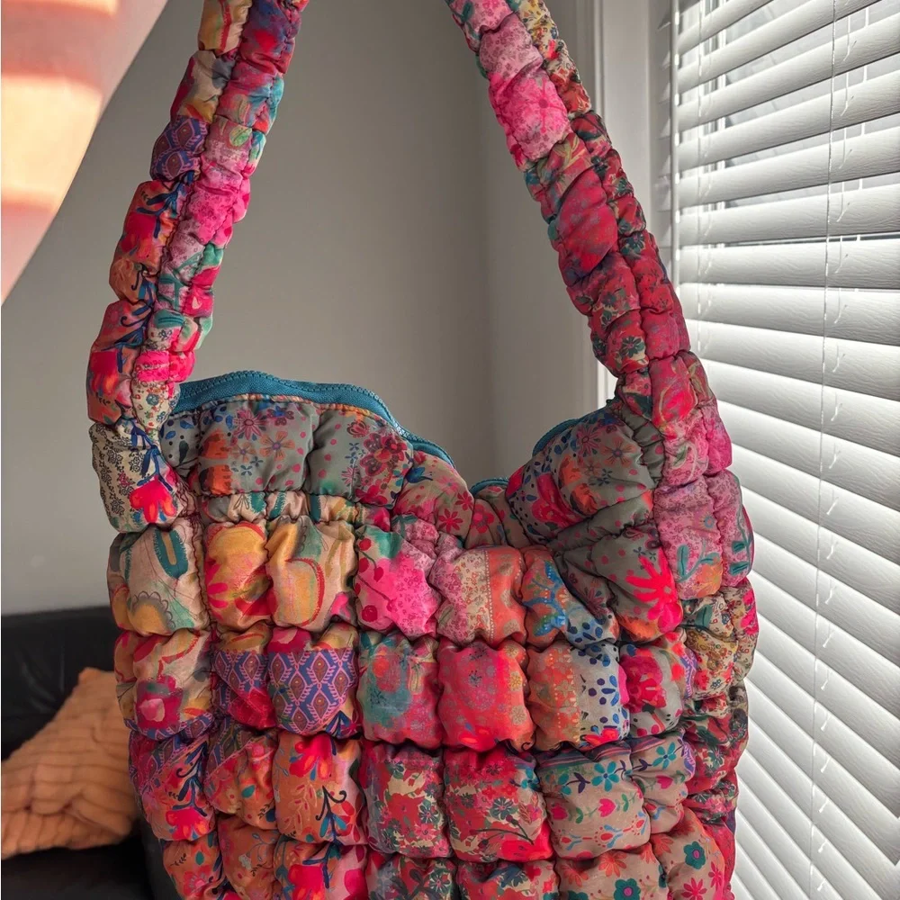 Natural Life Puffy Bag - Picture 2 of 15